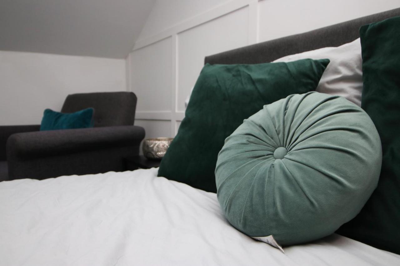 Executive Style 2 Bed Flat In Bridgend F2 Apartment ภายนอก รูปภาพ