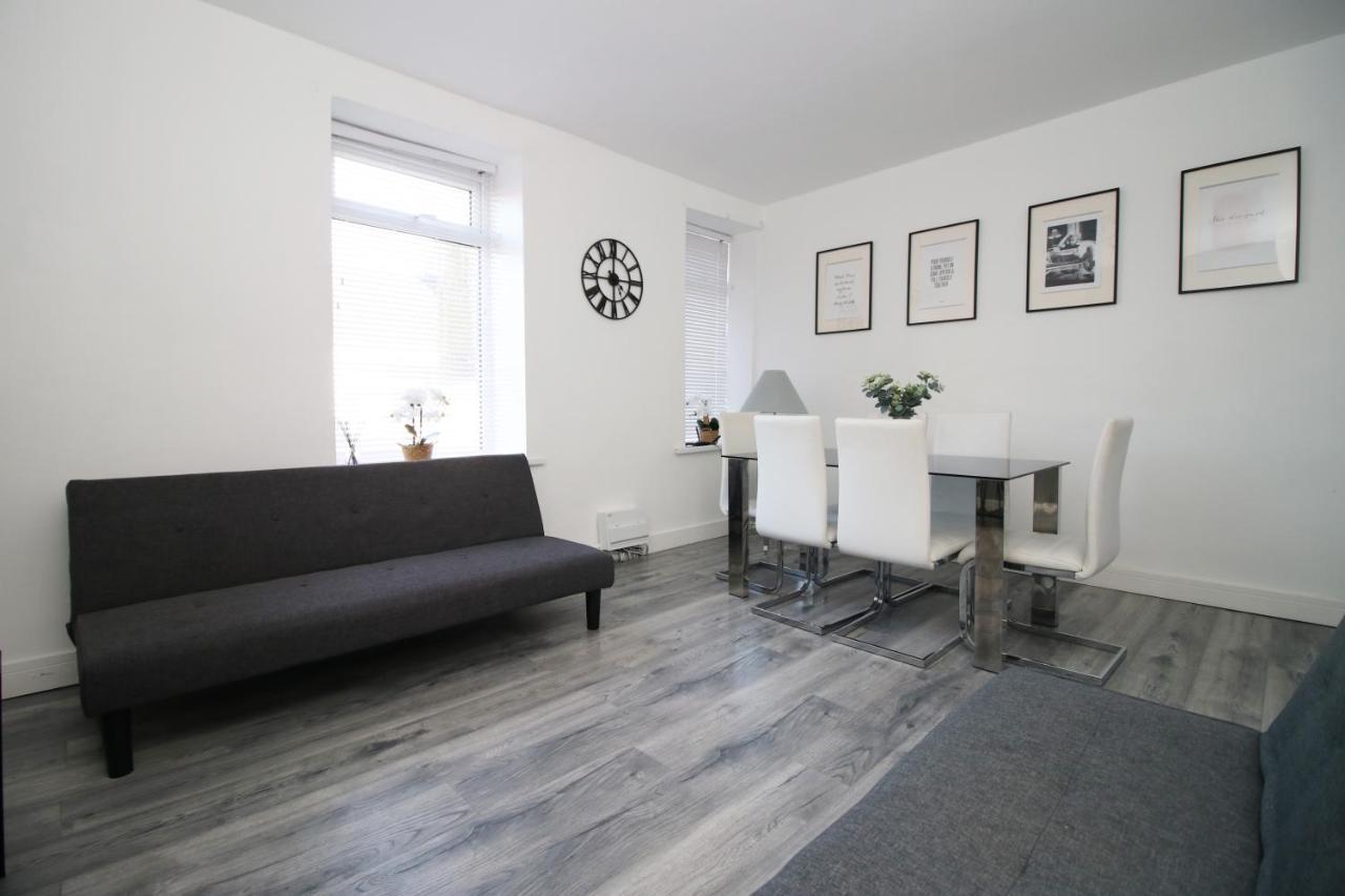 Executive Style 2 Bed Flat In Bridgend F2 Apartment ภายนอก รูปภาพ