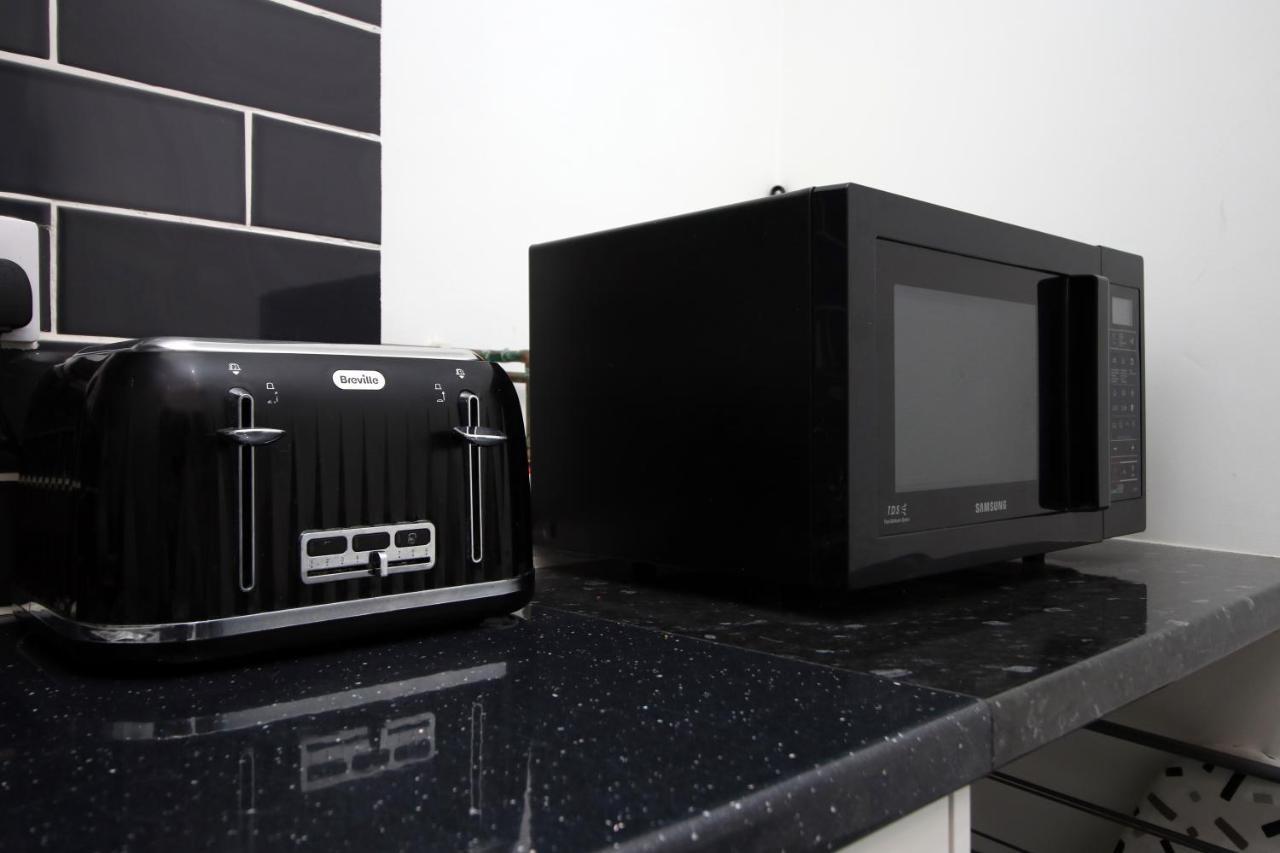 Executive Style 2 Bed Flat In Bridgend F2 Apartment ภายนอก รูปภาพ