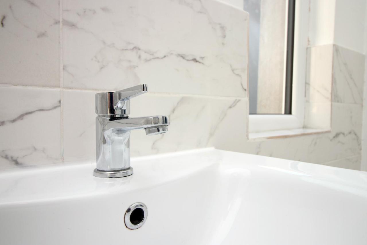 Executive Style 2 Bed Flat In Bridgend F2 Apartment ภายนอก รูปภาพ