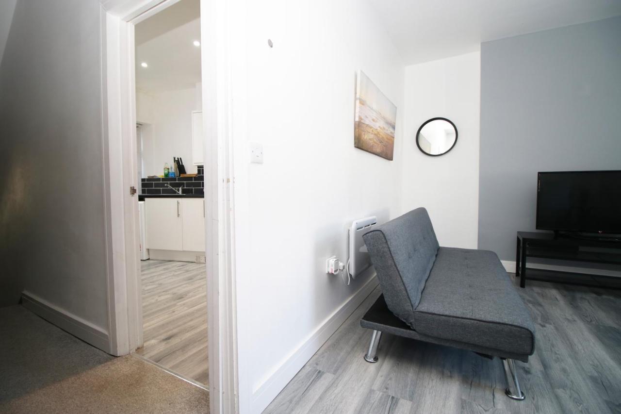 Executive Style 2 Bed Flat In Bridgend F2 Apartment ภายนอก รูปภาพ
