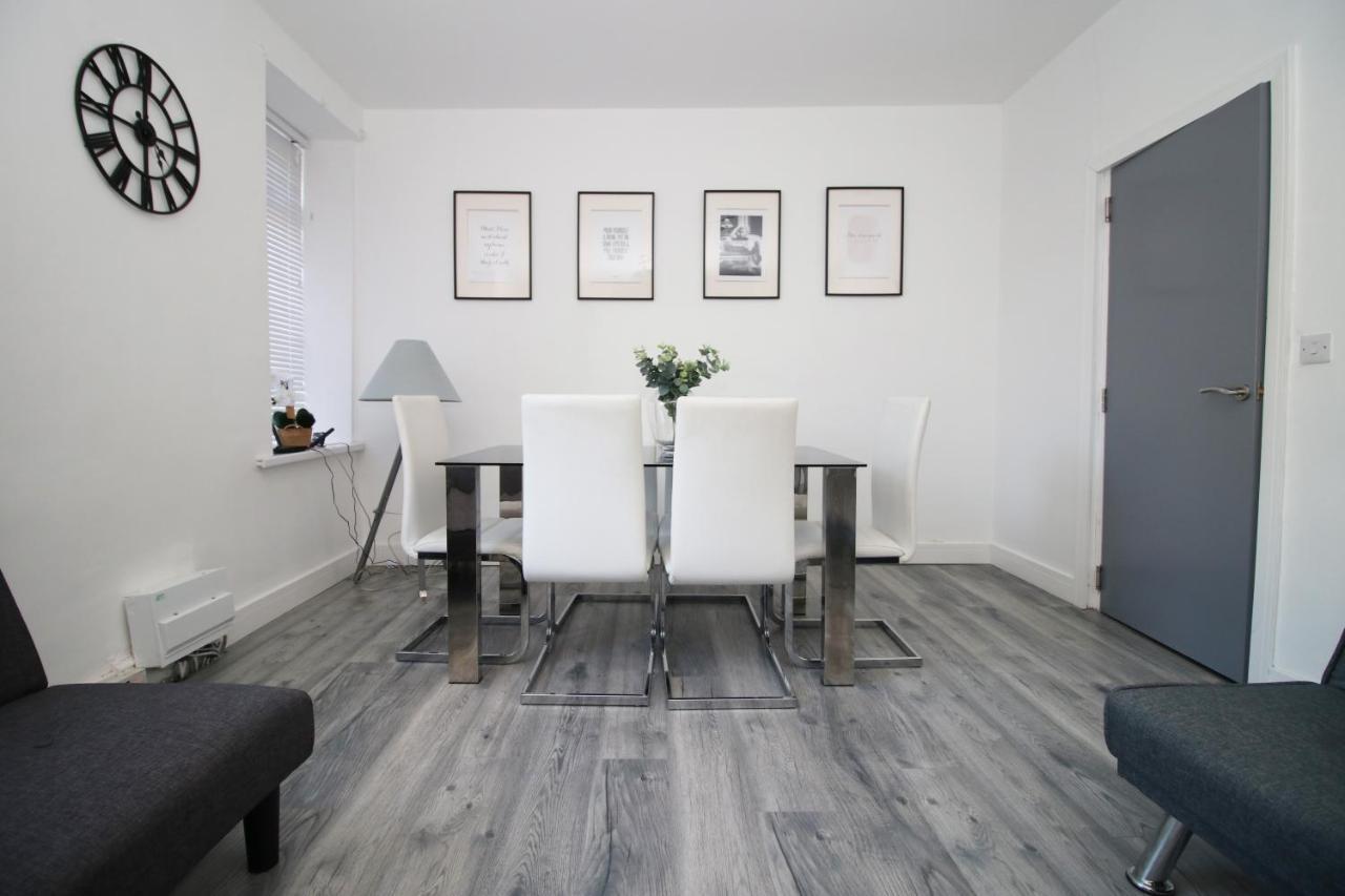 Executive Style 2 Bed Flat In Bridgend F2 Apartment ภายนอก รูปภาพ